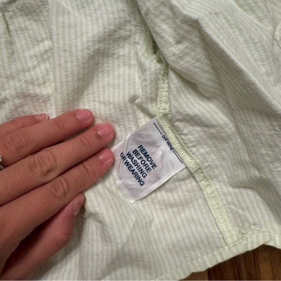 Old Navy stripped floral button up long sleeve 12-18 month - Picture 7 of 7